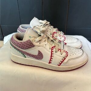 Jordan 1 Low
White Light Bordeaux (GS)